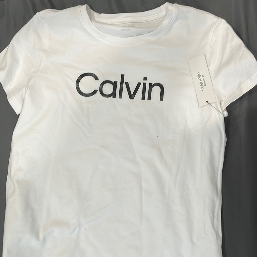 Calvin Klein Women’s petite T-shirt
